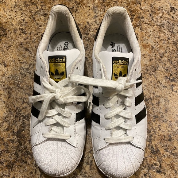 shell toe adidas womens